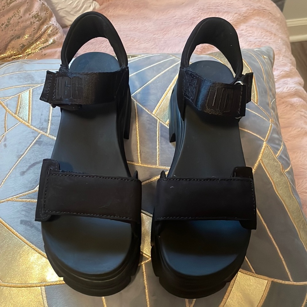 UGG   Ashton Lug Sandal (Women)
UGG®